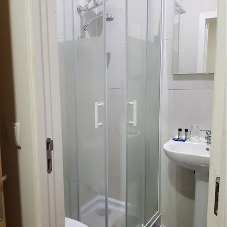 Casa Dos Navegadores Albergue *